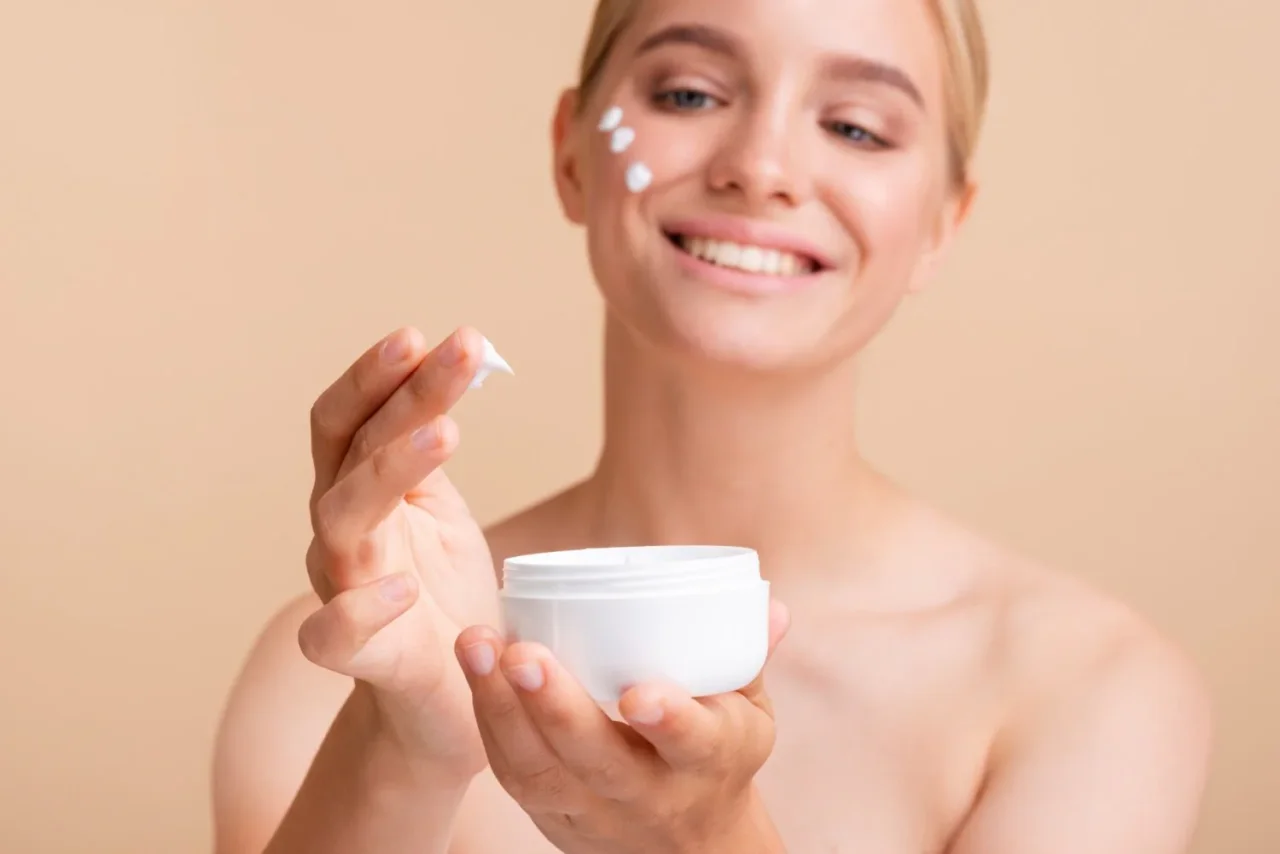 Come scegliere e applicare correttamente la crema solare: guida pratica all’uso dei prodotti protettivi per la pelle