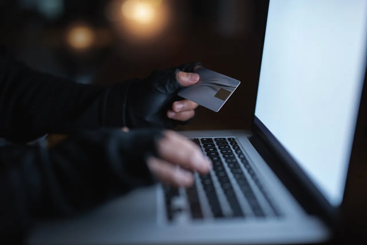 Come contattare la polizia postale: cosa fare e perché è importante per la sicurezza online
