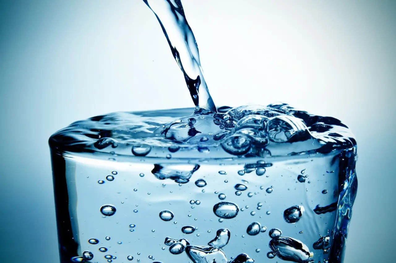 Hai sempre sbagliato a disinfettare l’acqua: ecco cosa si usa davvero per renderla pura