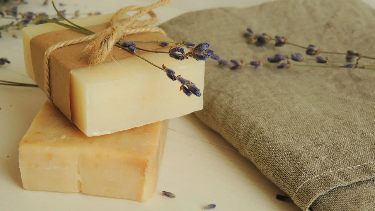 Non solo sapone di Marsiglia: ecco l’alternativa naturale che pulisce e sgrassa meglio