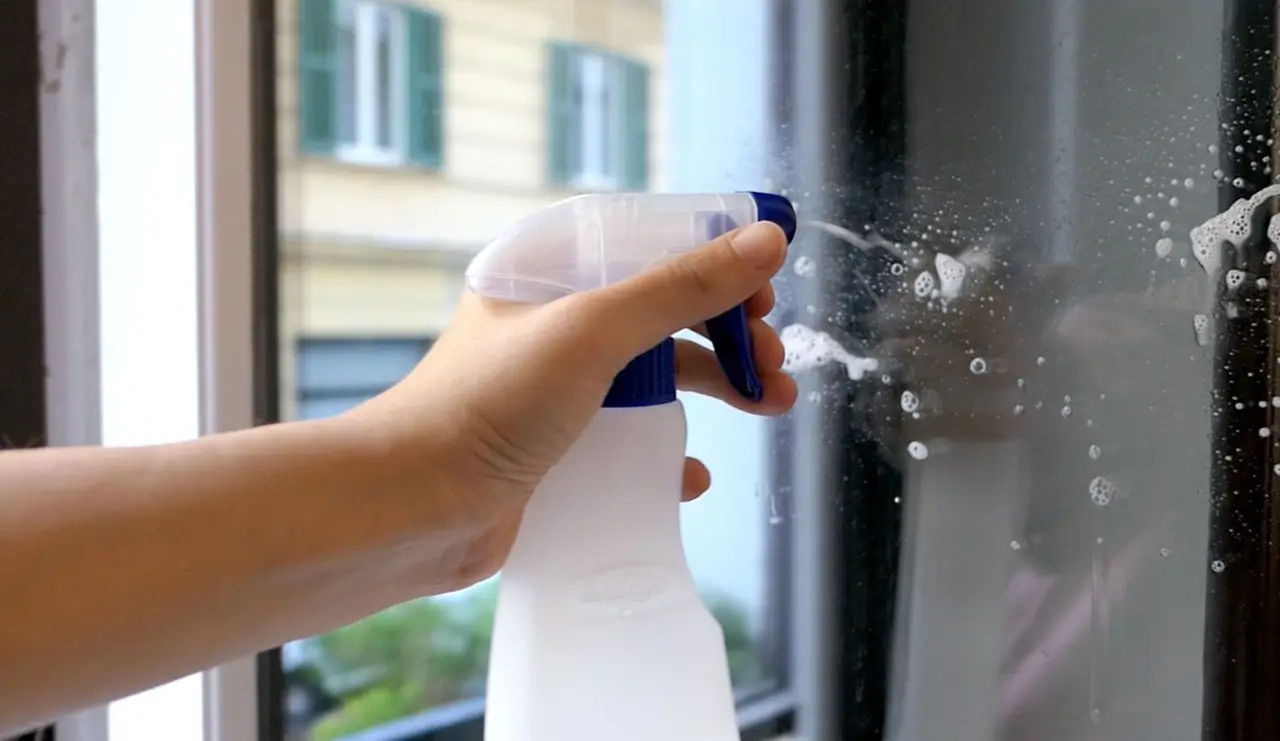 Non usare questo sgrassatore potente: ecco cosa contiene e perché è pericoloso